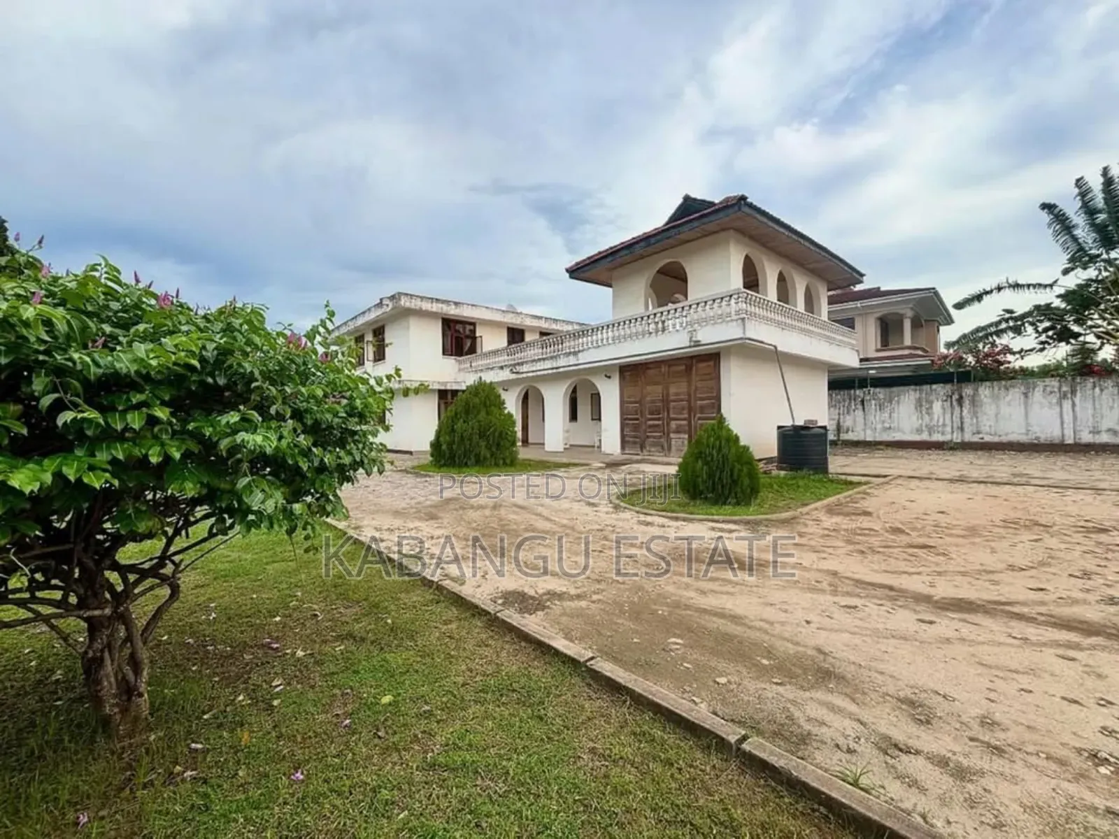 6bdrm House in Mikocheni for rent