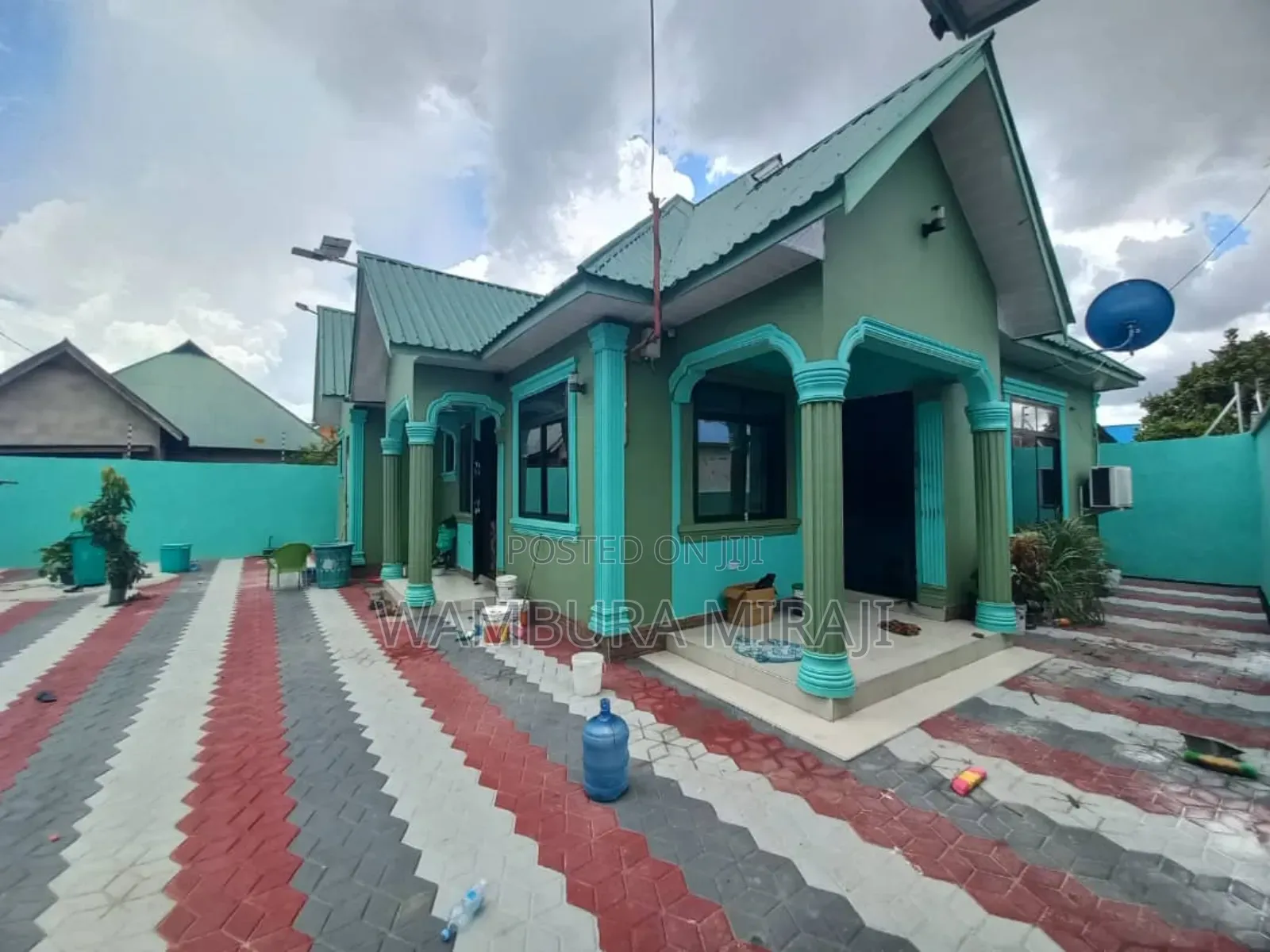 4bdrm Block of Flats in Nyumba, Temeke for sale