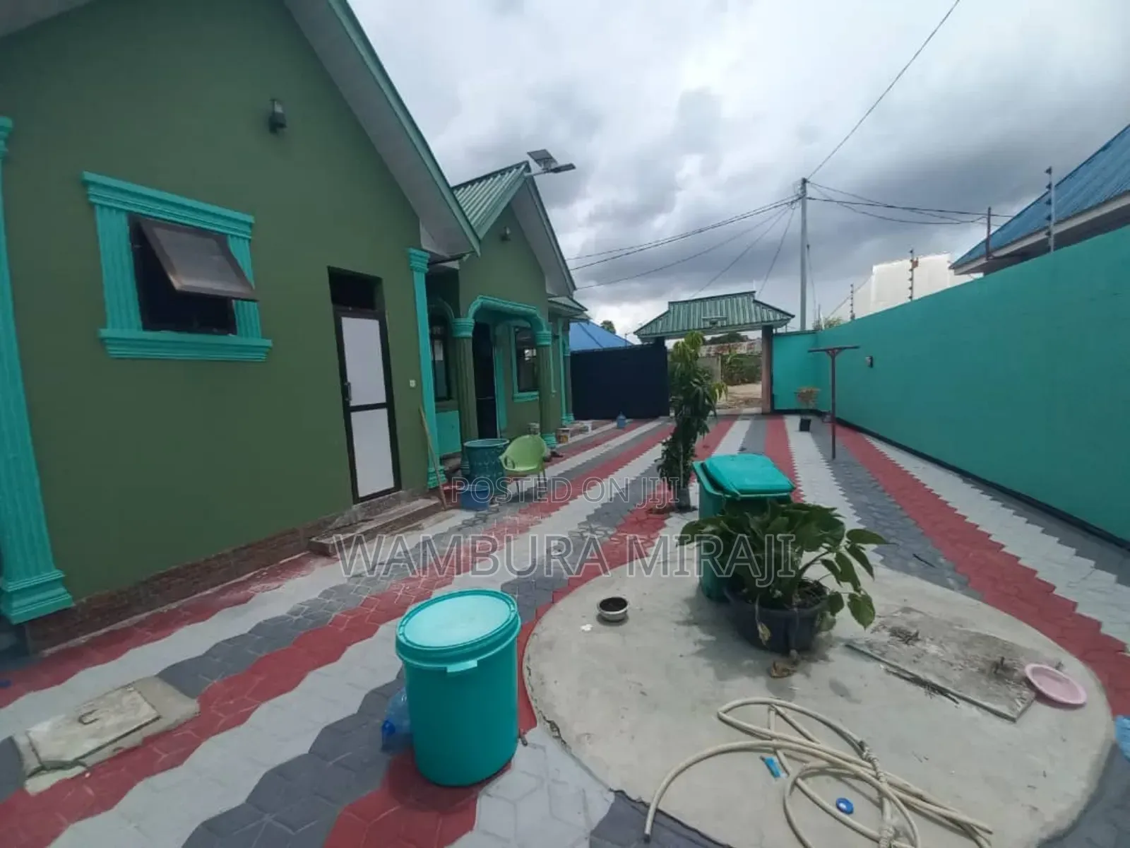 4bdrm Block of Flats in Nyumba, Temeke for sale