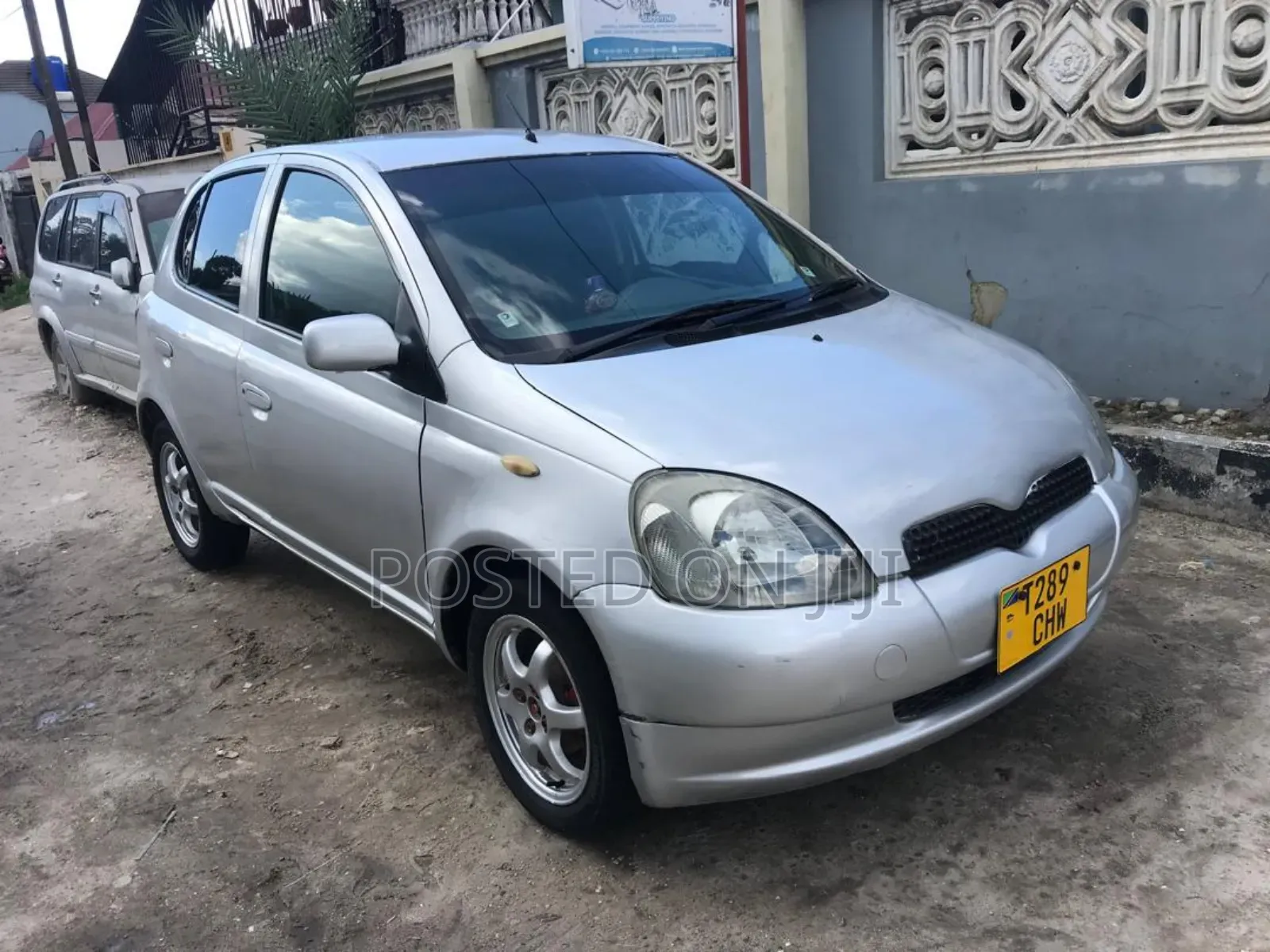 Toyota Vitz 2004 Silver