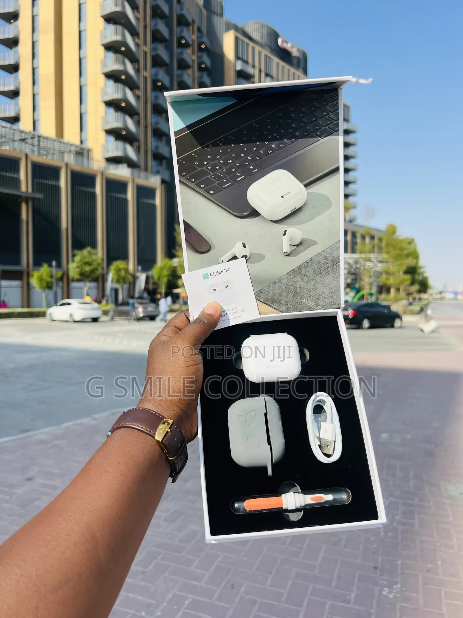 Admos Am-657 Wireless Earbuds