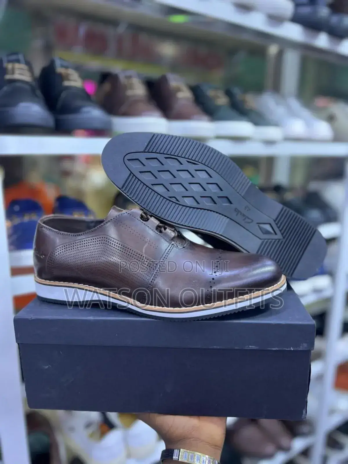 Footwears Classic Smart Za Wakubwa