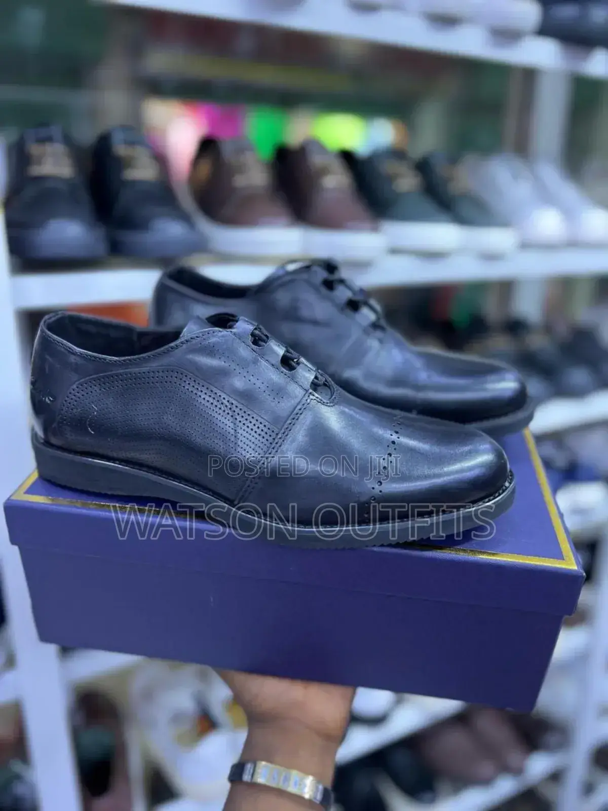 Footwears Classic Smart Za Wakubwa