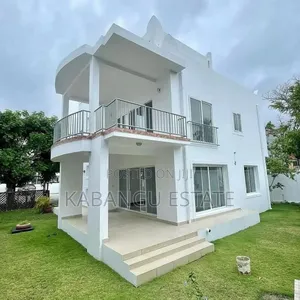 4bdrm Villa in Oysterbay for rent