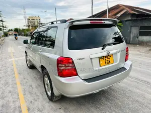 Toyota Kluger 2009 Silver