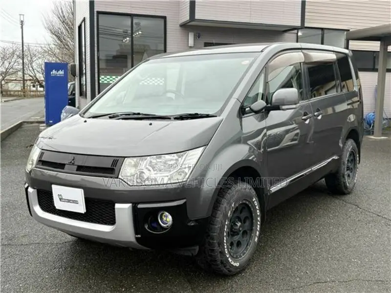 Mitsubishi Delica 2012 Gray