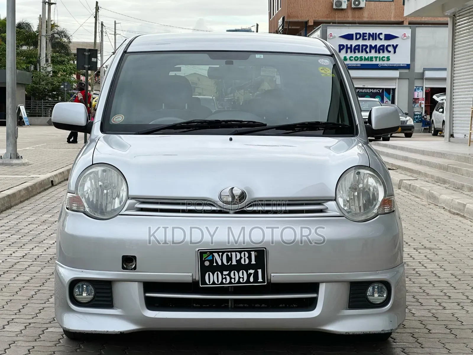 Toyota Sienta 2006 Silver