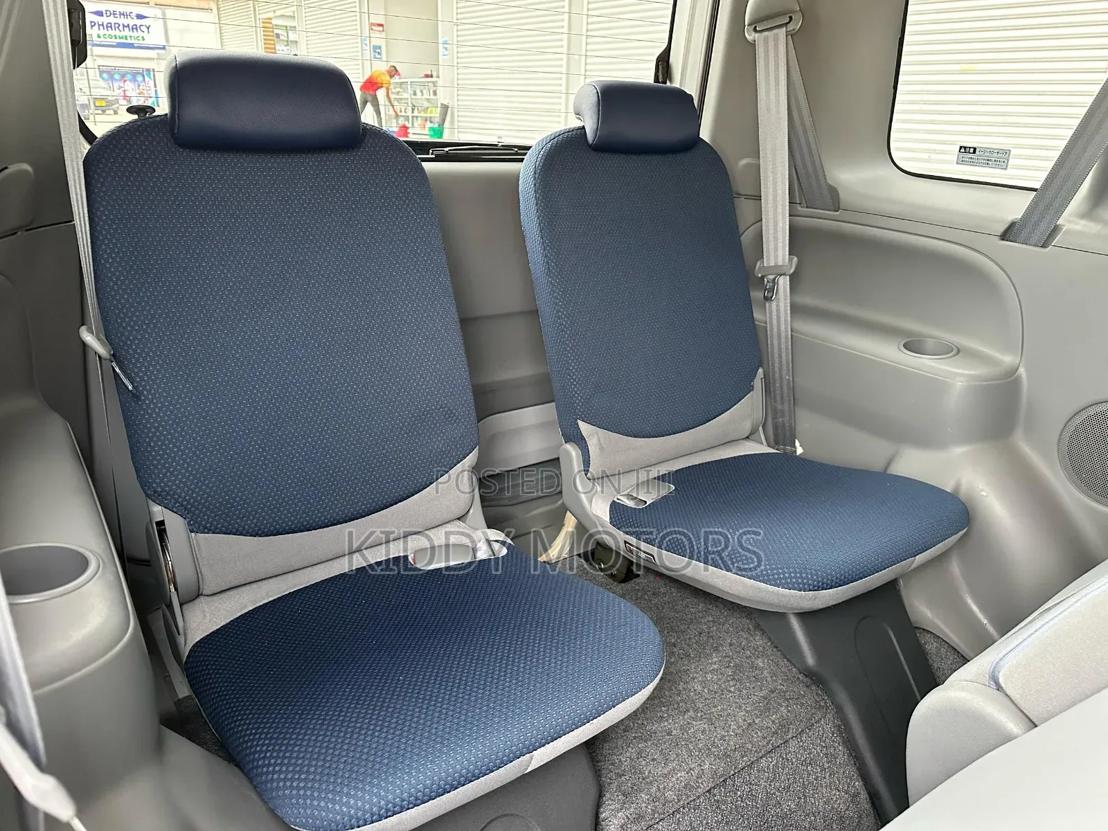 Toyota Sienta 2006 Silver