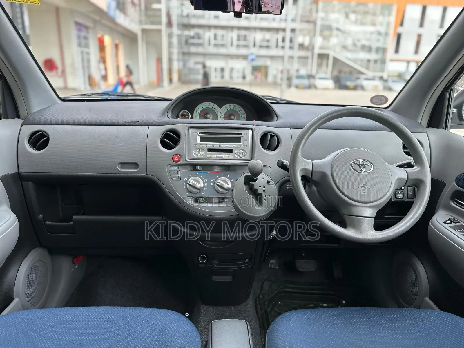 Toyota Sienta 2006 Silver
