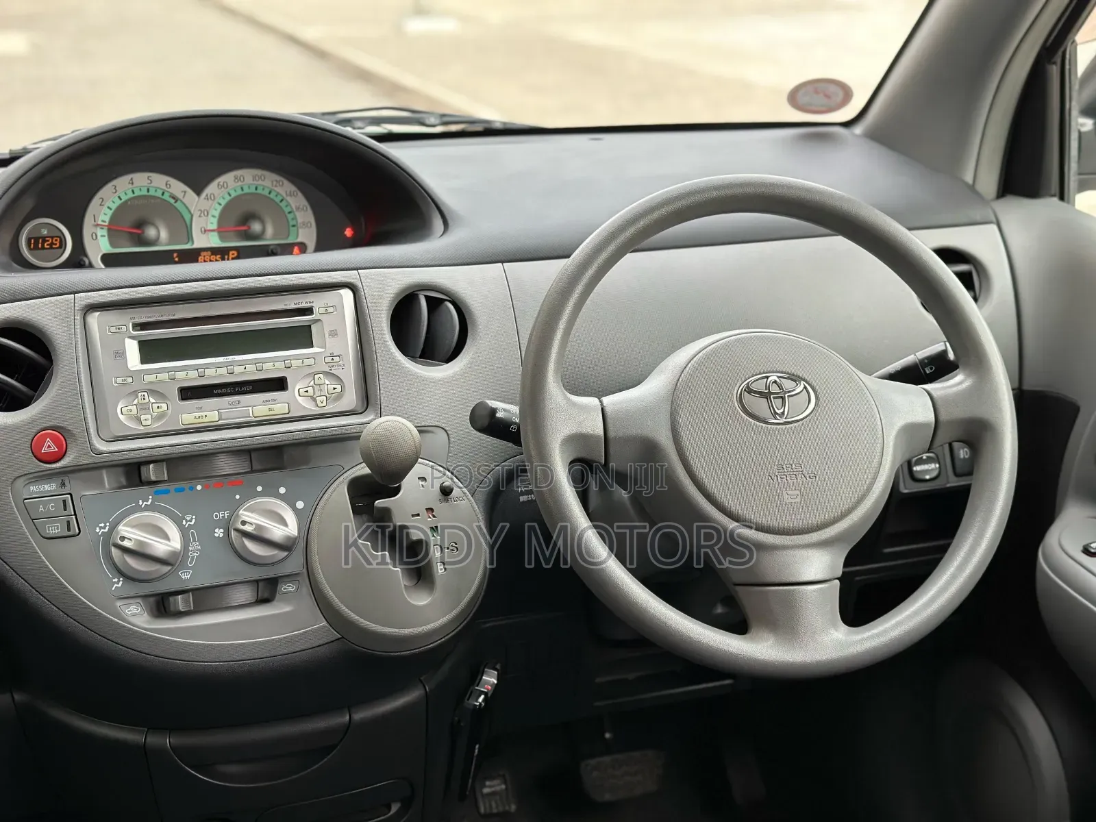 Toyota Sienta 2006 Silver