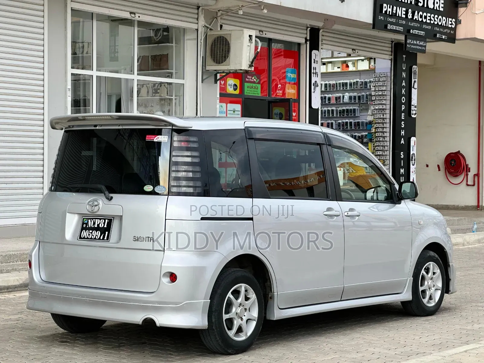 Toyota Sienta 2006 Silver
