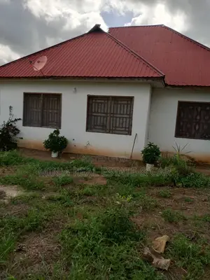3bdrm House in Zinga for sale