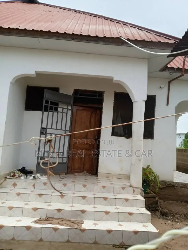 3bdrm House in Zinga for sale