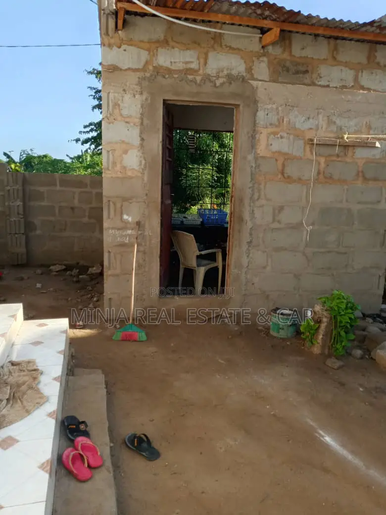 3bdrm House in Zinga for sale