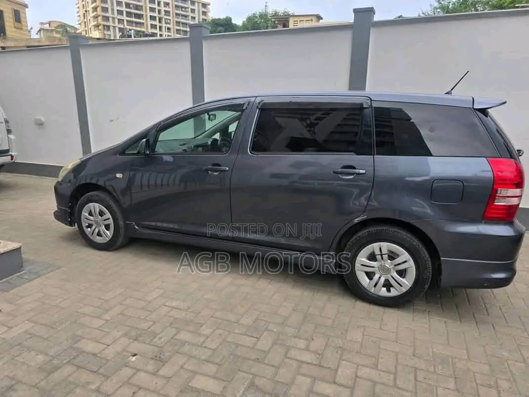 Toyota Wish 2005 Gray