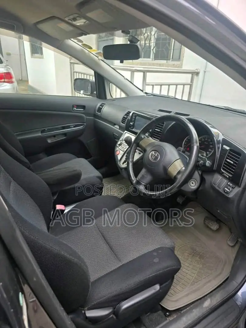 Toyota Wish 2005 Gray