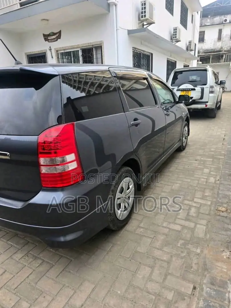 Toyota Wish 2005 Gray