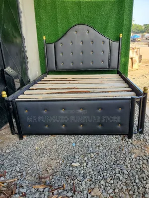 Kitanda Bed Sofa Ya Chuma Nyeusi
