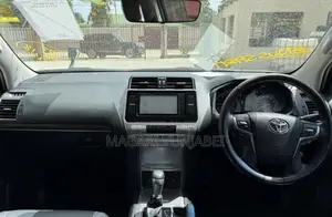 Toyota Land Cruiser Prado 2018 Black