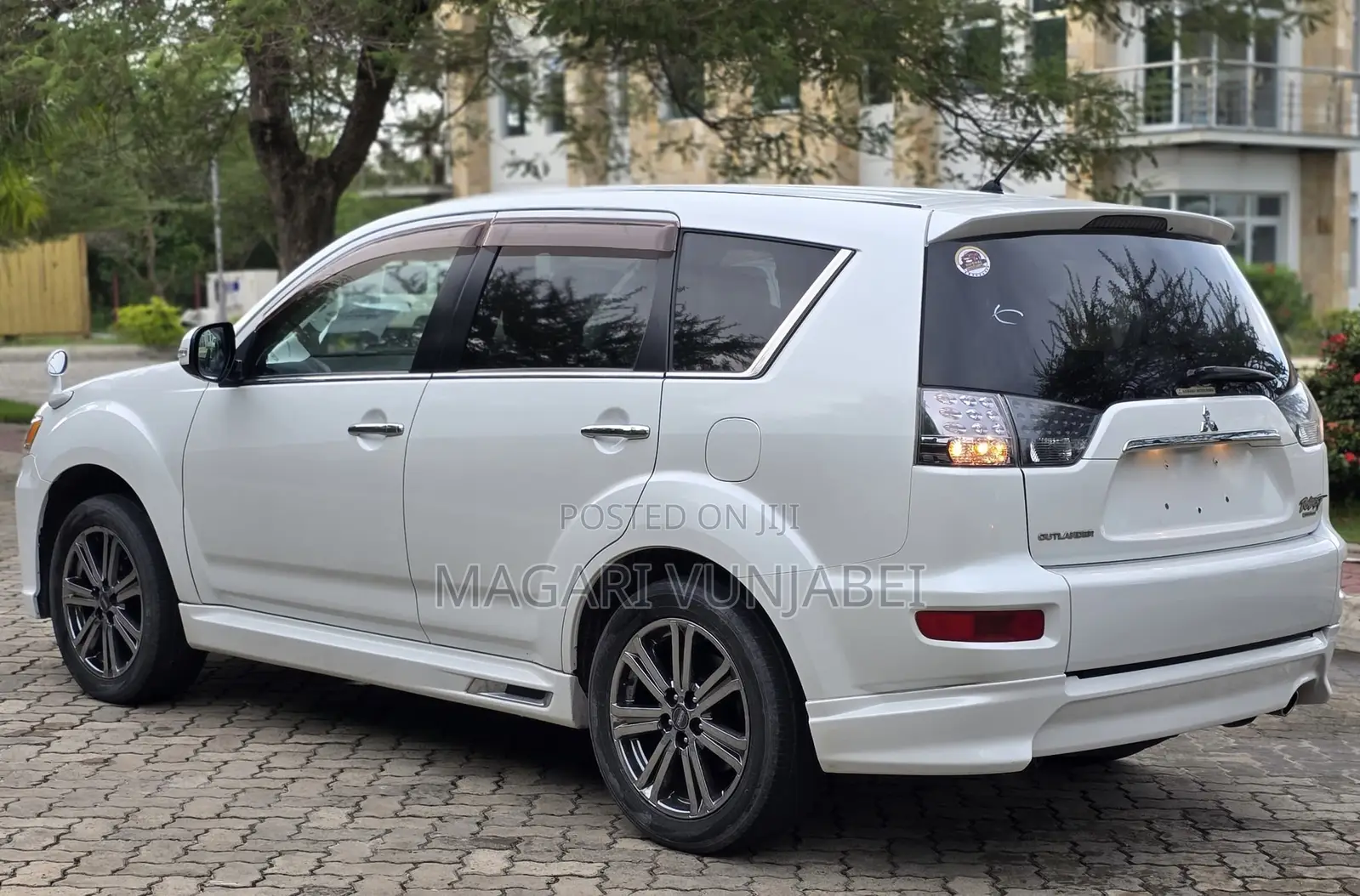 Mitsubishi Outlander 2012 Off white