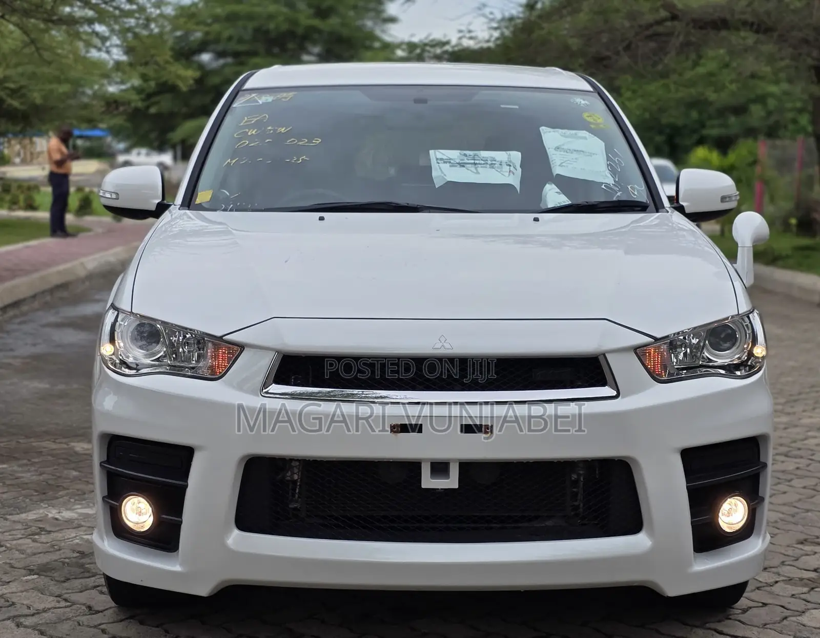 Mitsubishi Outlander 2012 Off white