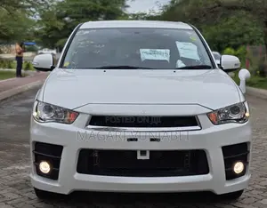 Mitsubishi Outlander 2012 Off white