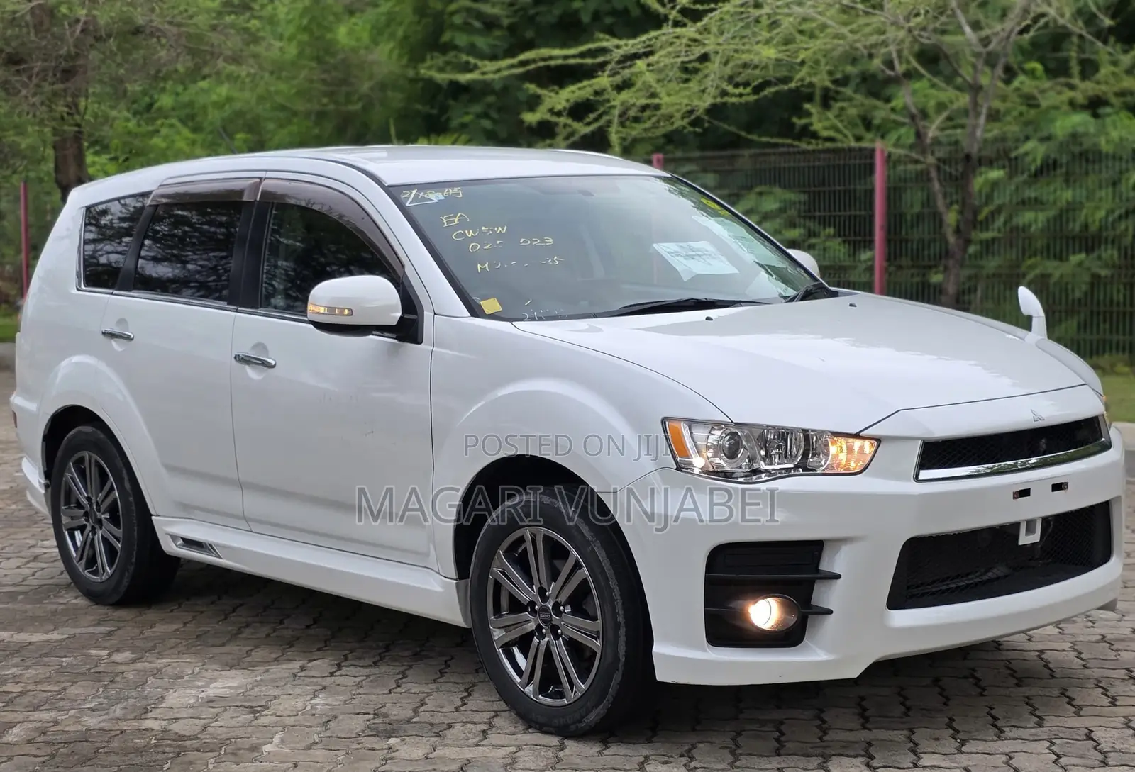 Mitsubishi Outlander 2012 Off white
