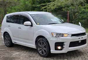 Mitsubishi Outlander 2012 Off white