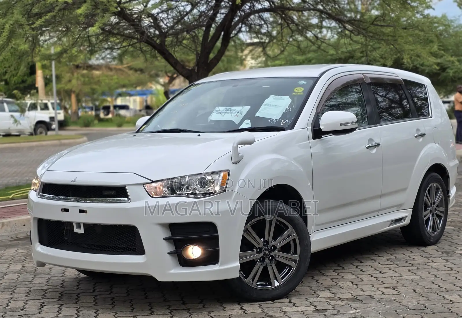 Mitsubishi Outlander 2012 Off white