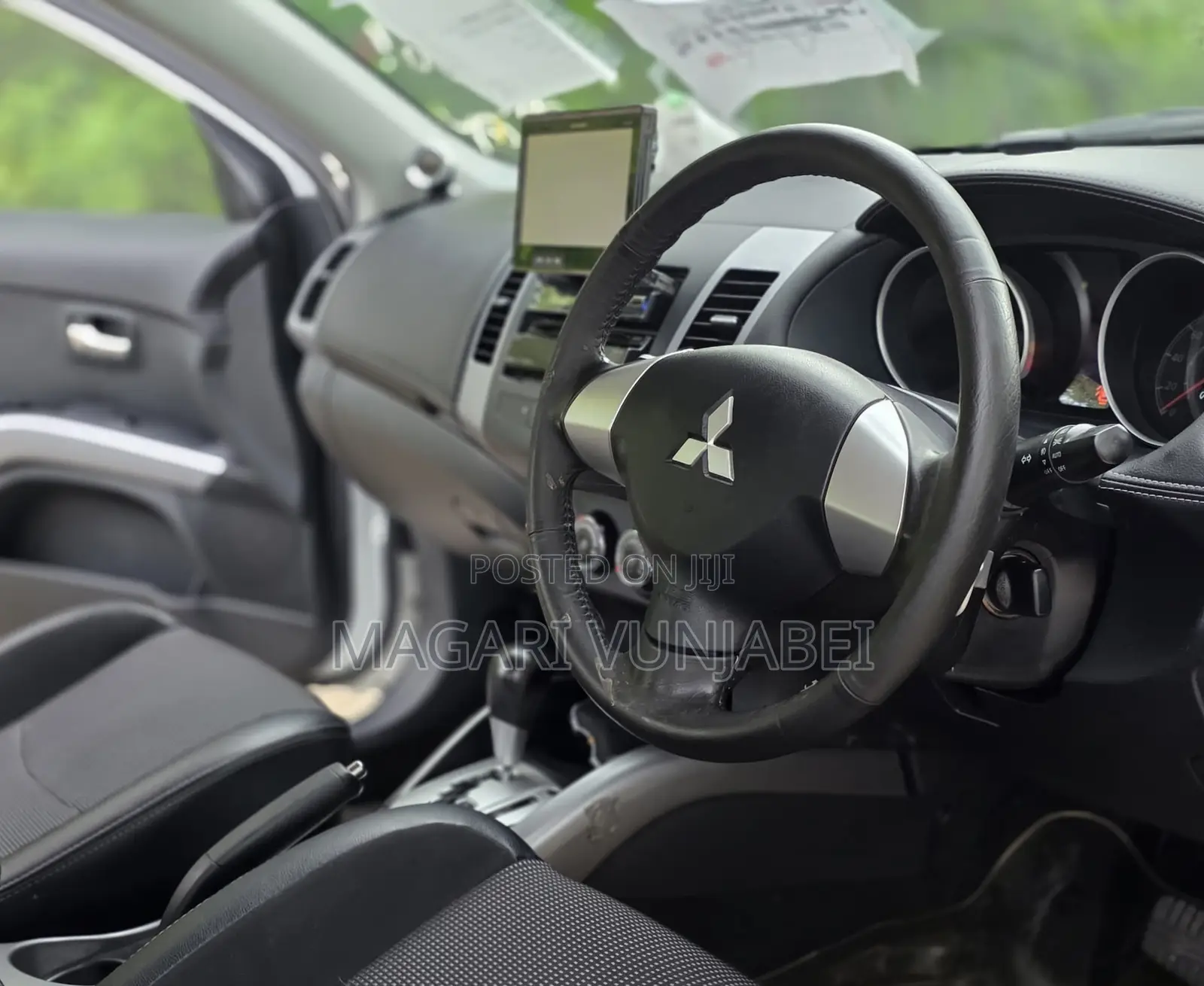Mitsubishi Outlander 2012 Off white