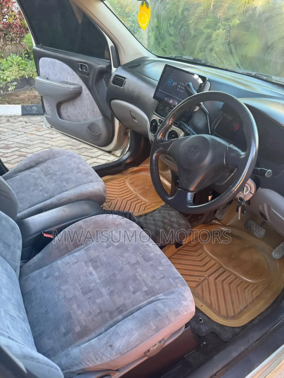 Toyota Raum 2002 Gold