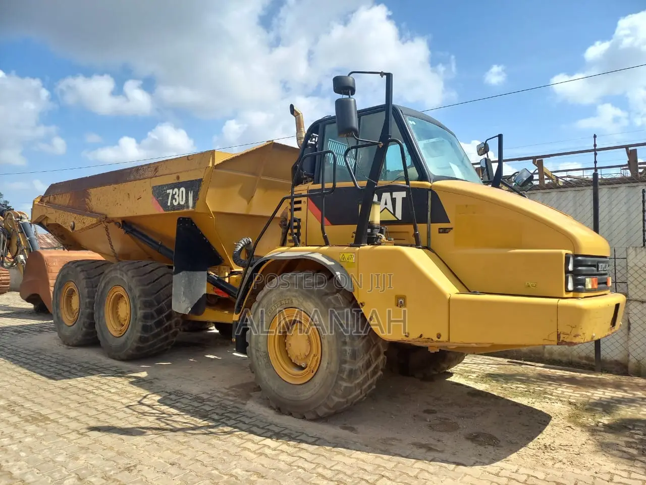Articulated Dump Truck Cat 730