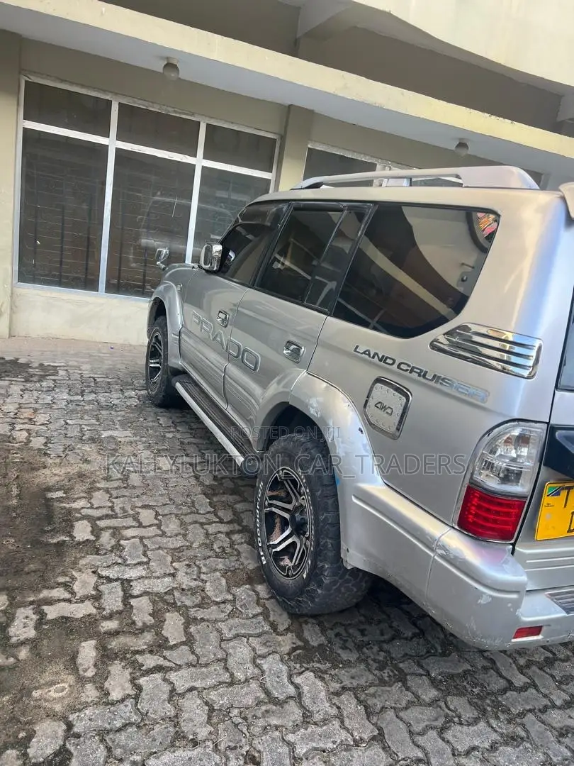 Toyota Land Cruiser Prado 2005 Silver