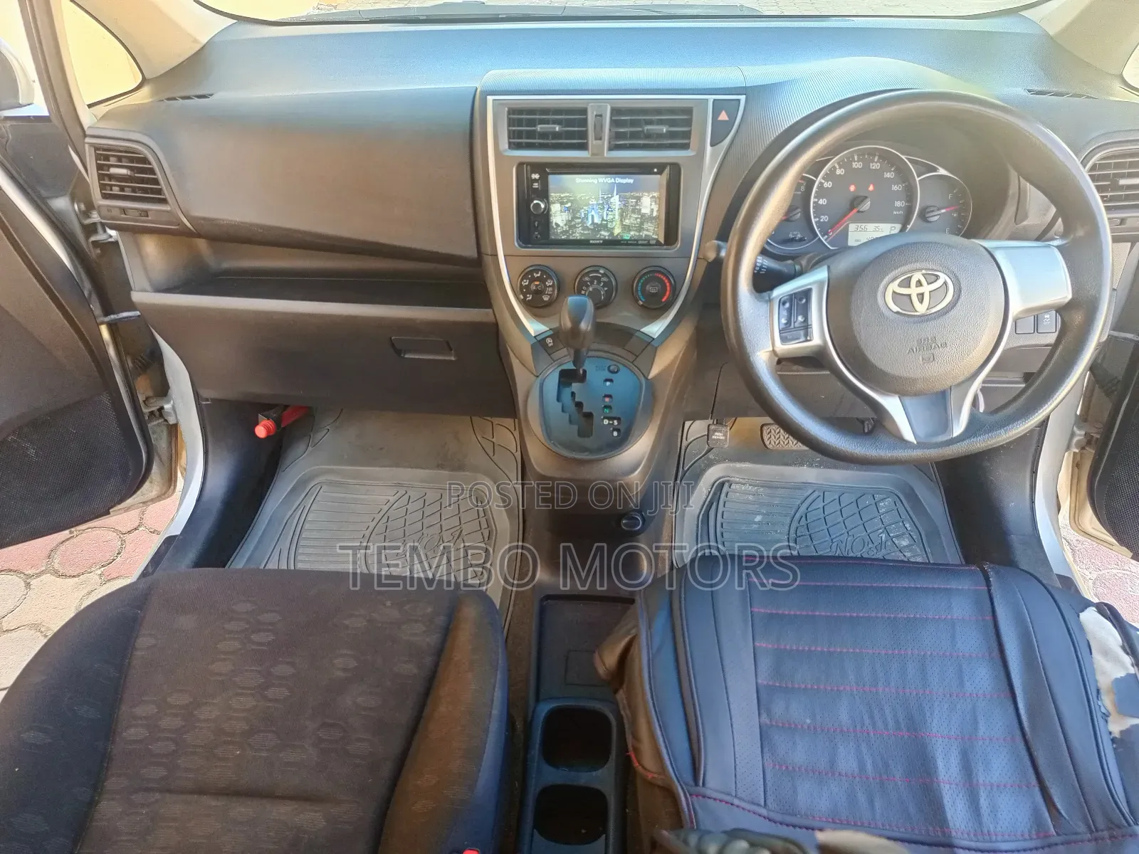 Toyota Ractis 2011 Silver