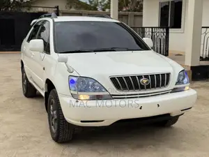 Toyota Harrier 2002 White