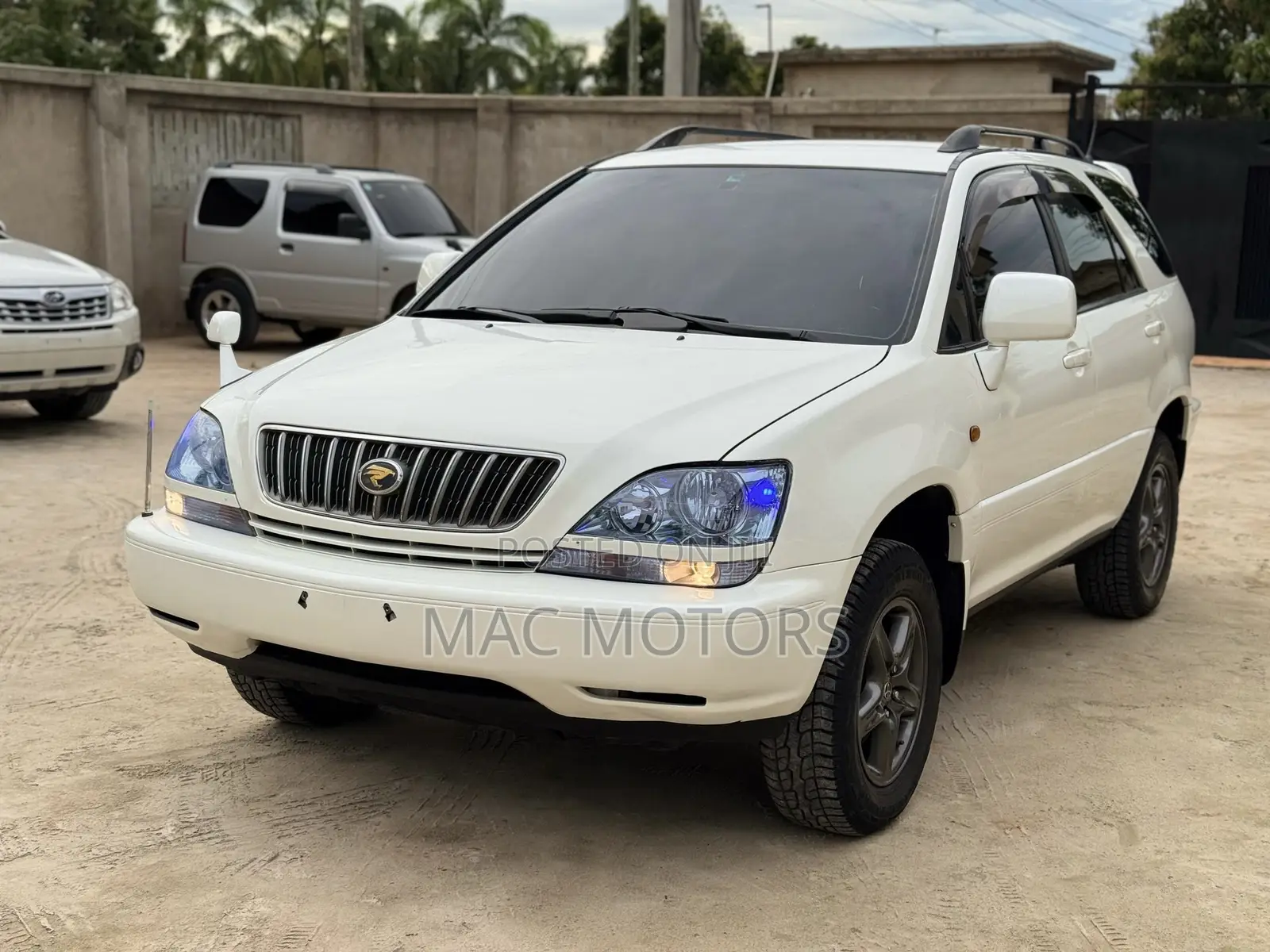 Toyota Harrier 2002 White