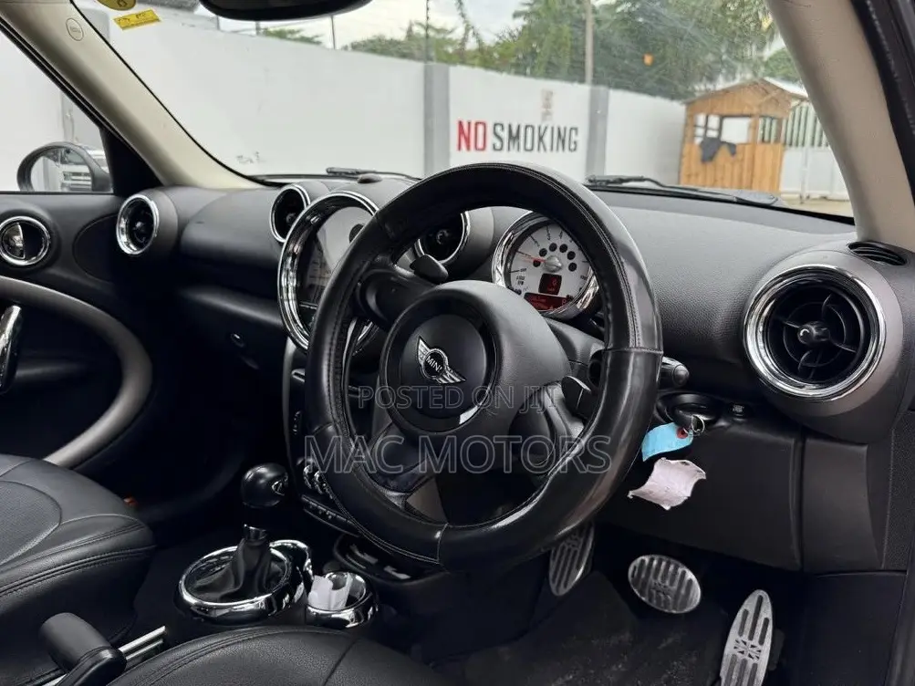 Mini Cooper 2012 Black