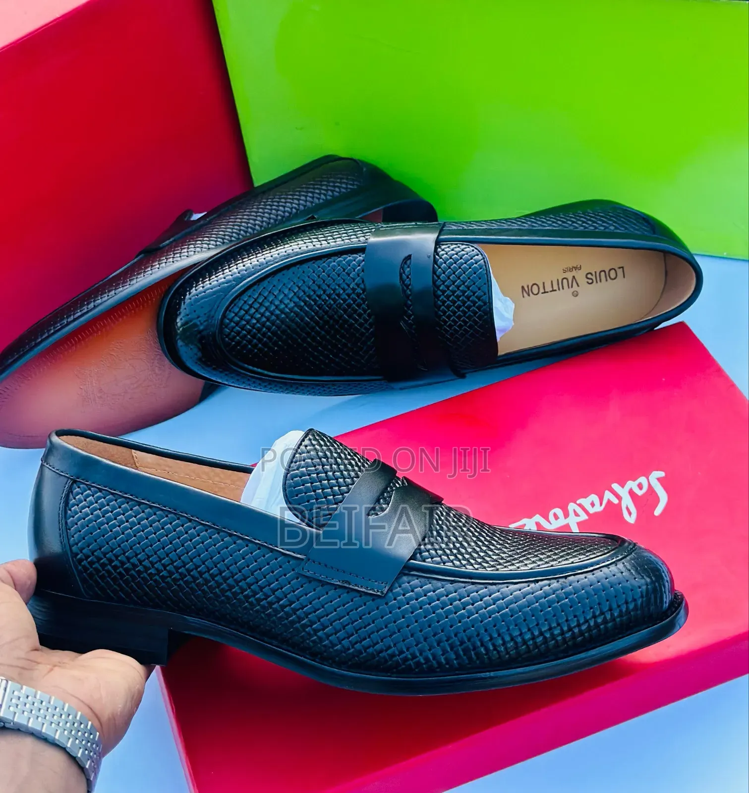 Lv Moccasins