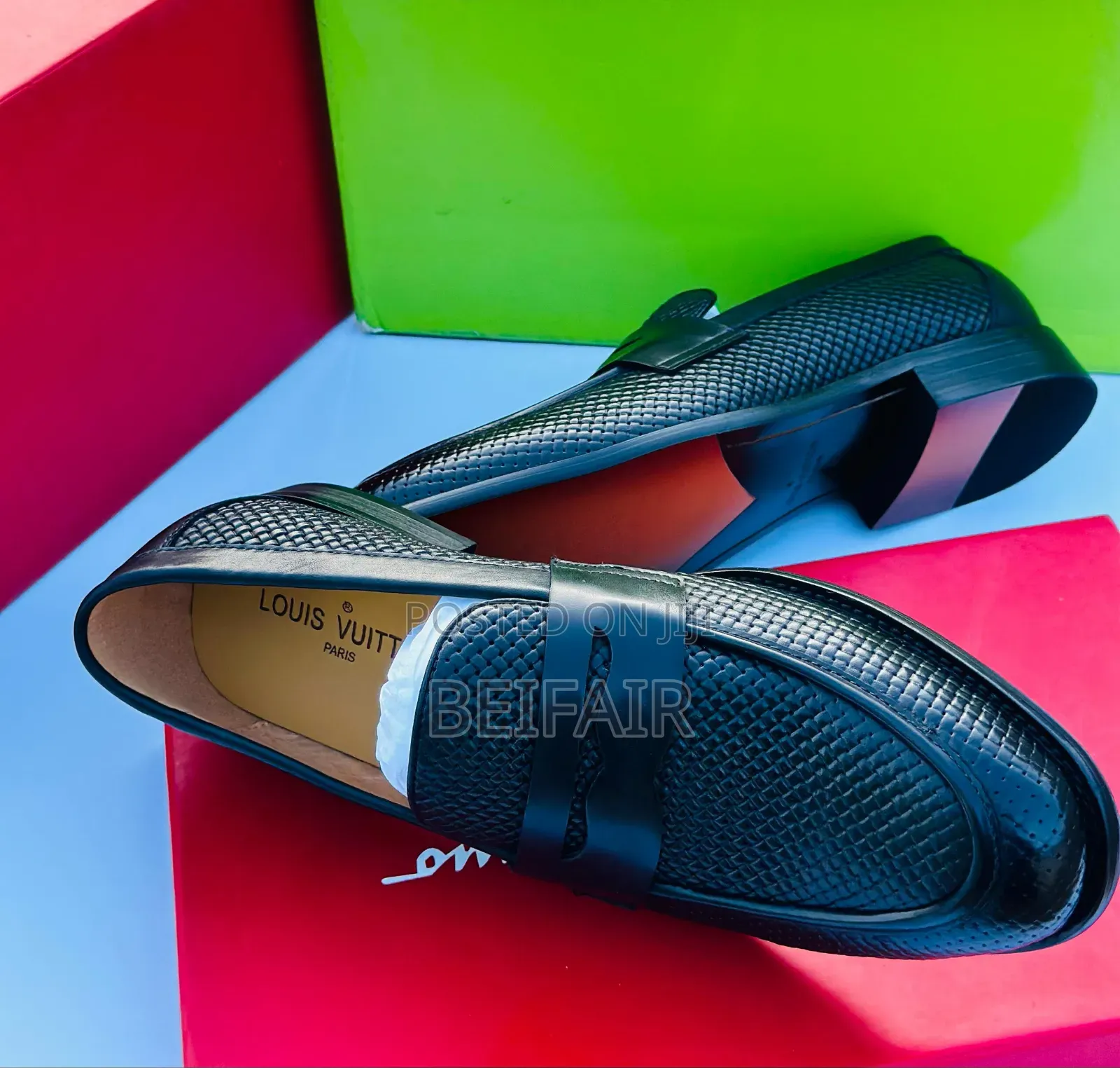 Lv Moccasins