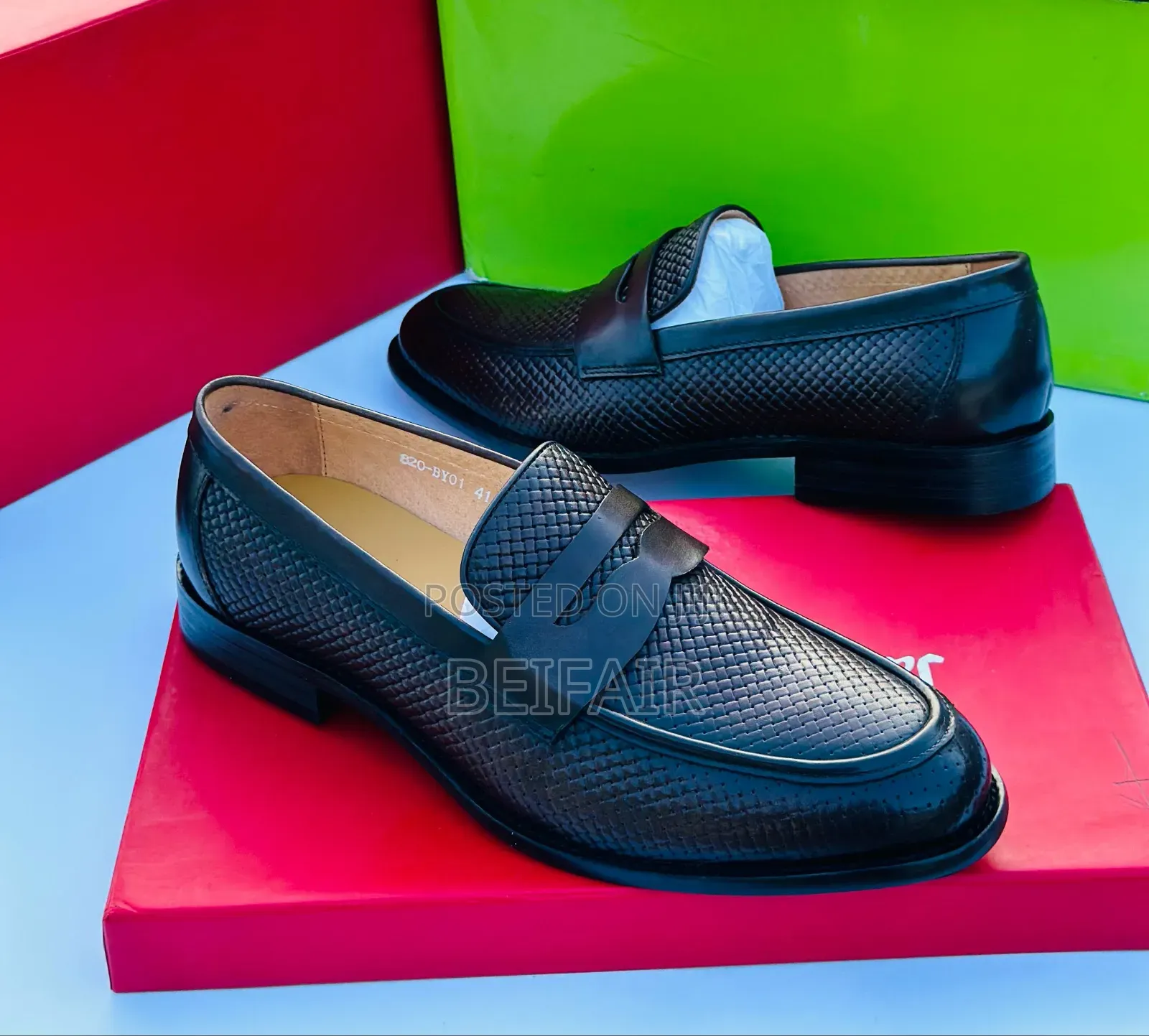 Lv Moccasins