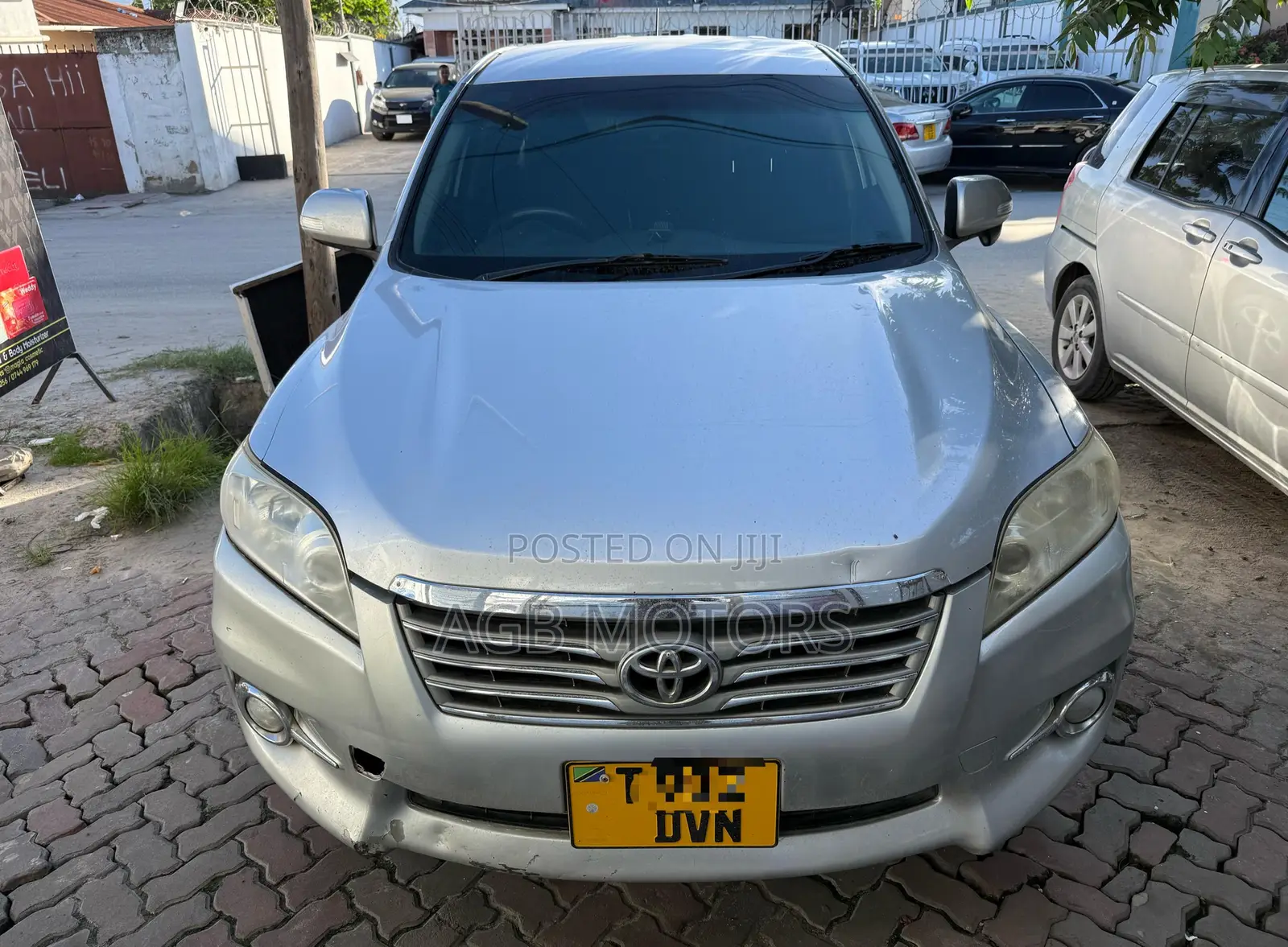 Toyota Vanguard 2011 Silver