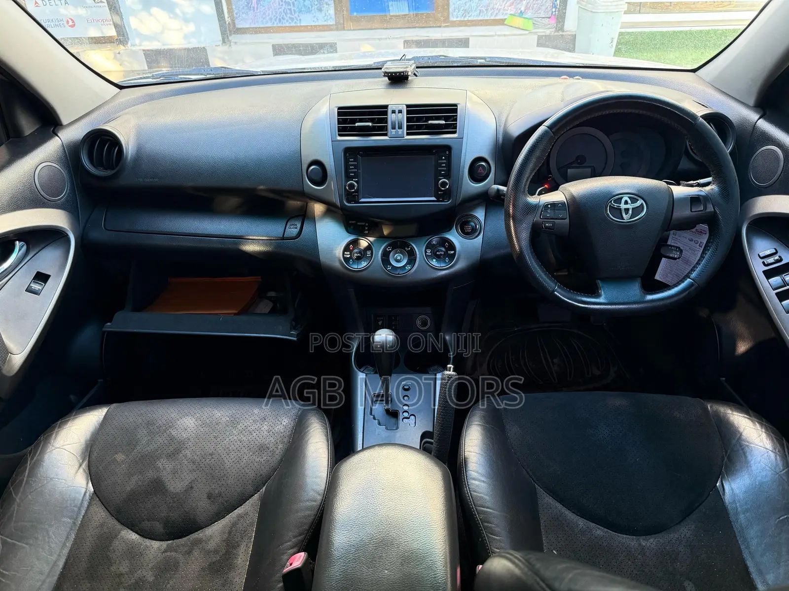 Toyota Vanguard 2011 Silver