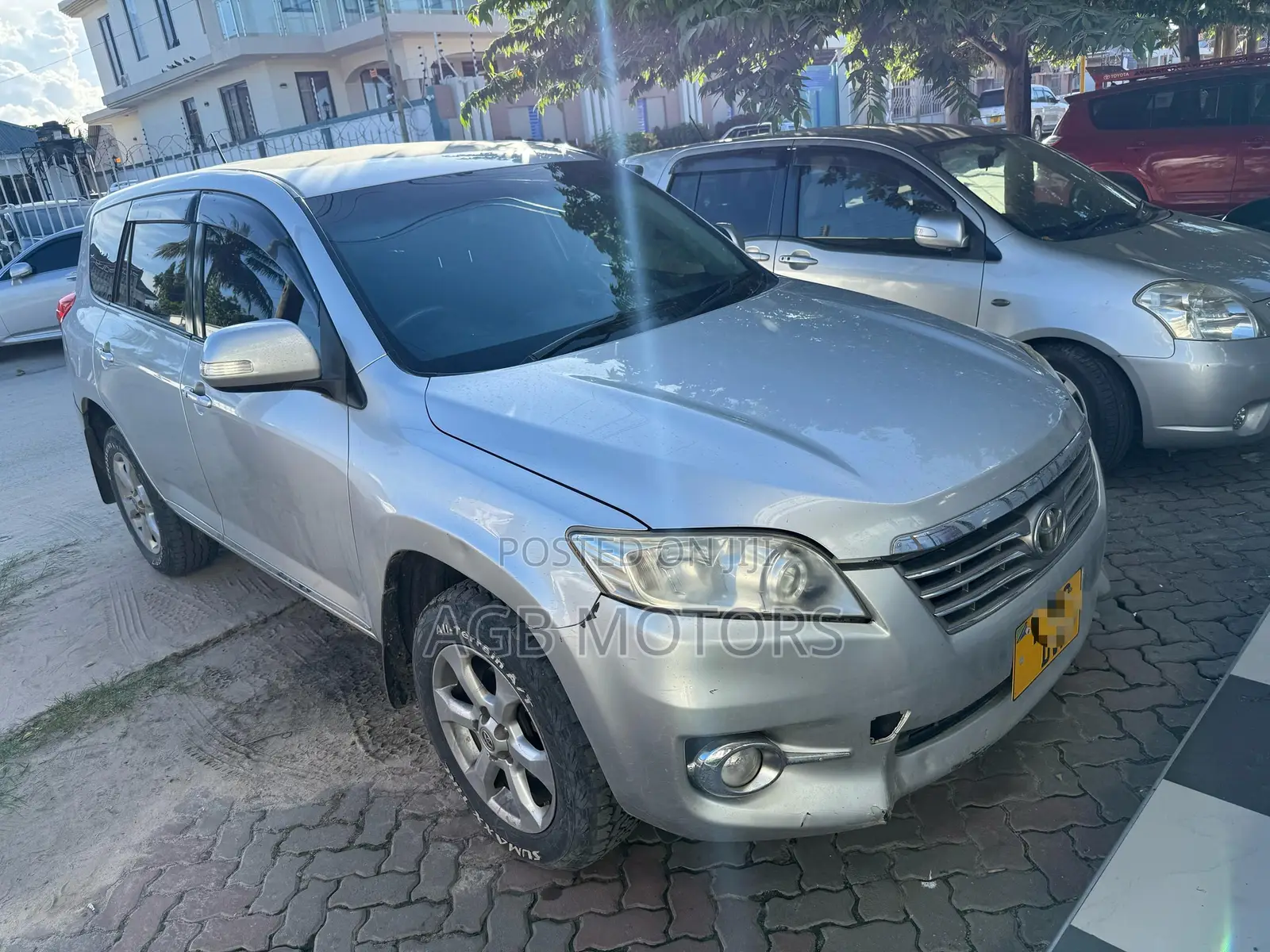 Toyota Vanguard 2011 Silver