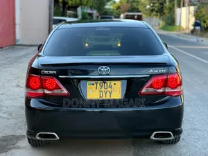 Toyota Crown 2011 Black