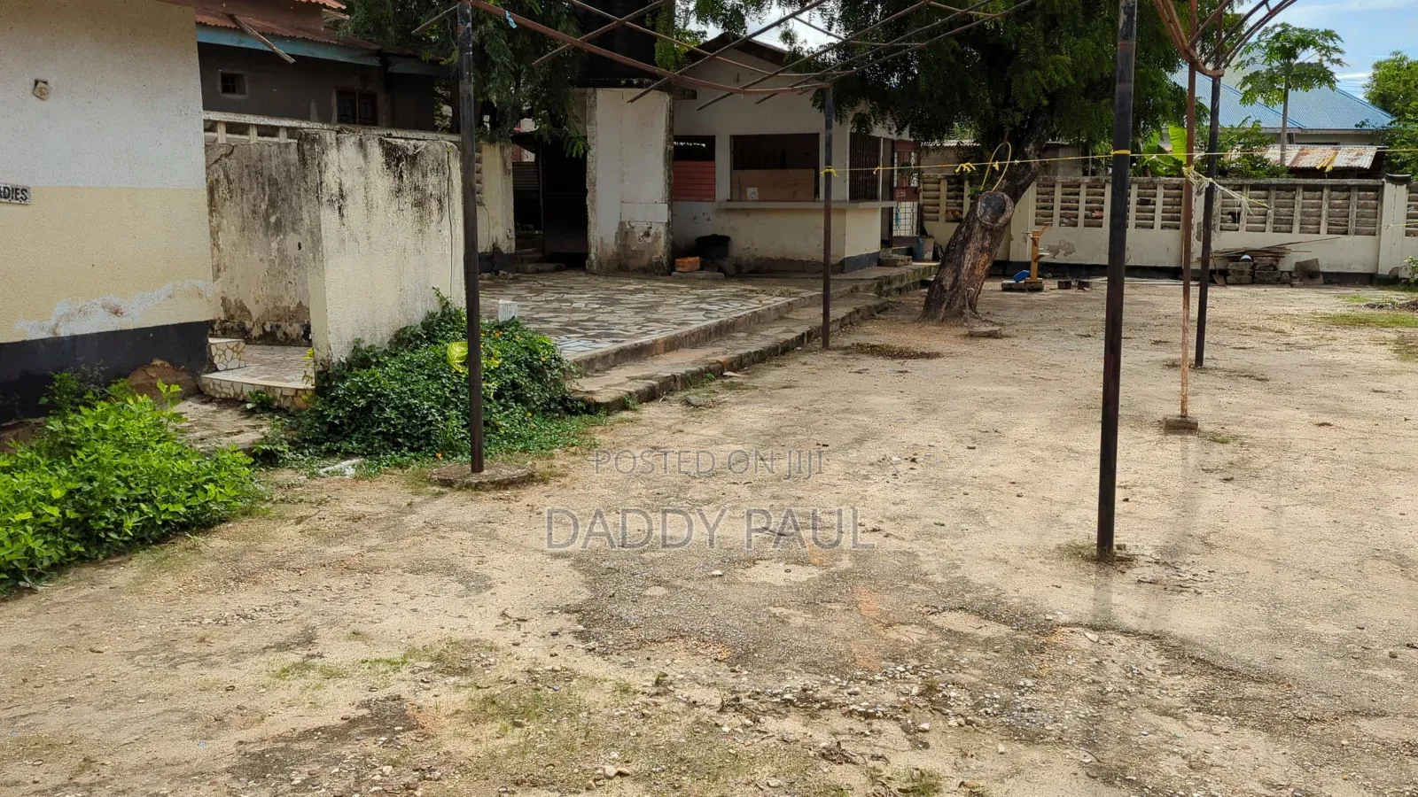 6bdrm Townhouse / Terrace in Bunju for rent