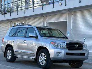 Toyota Land Cruiser 2010 Silver