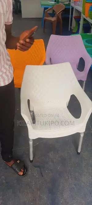 Strong Luxury Plastic Chair New 2025