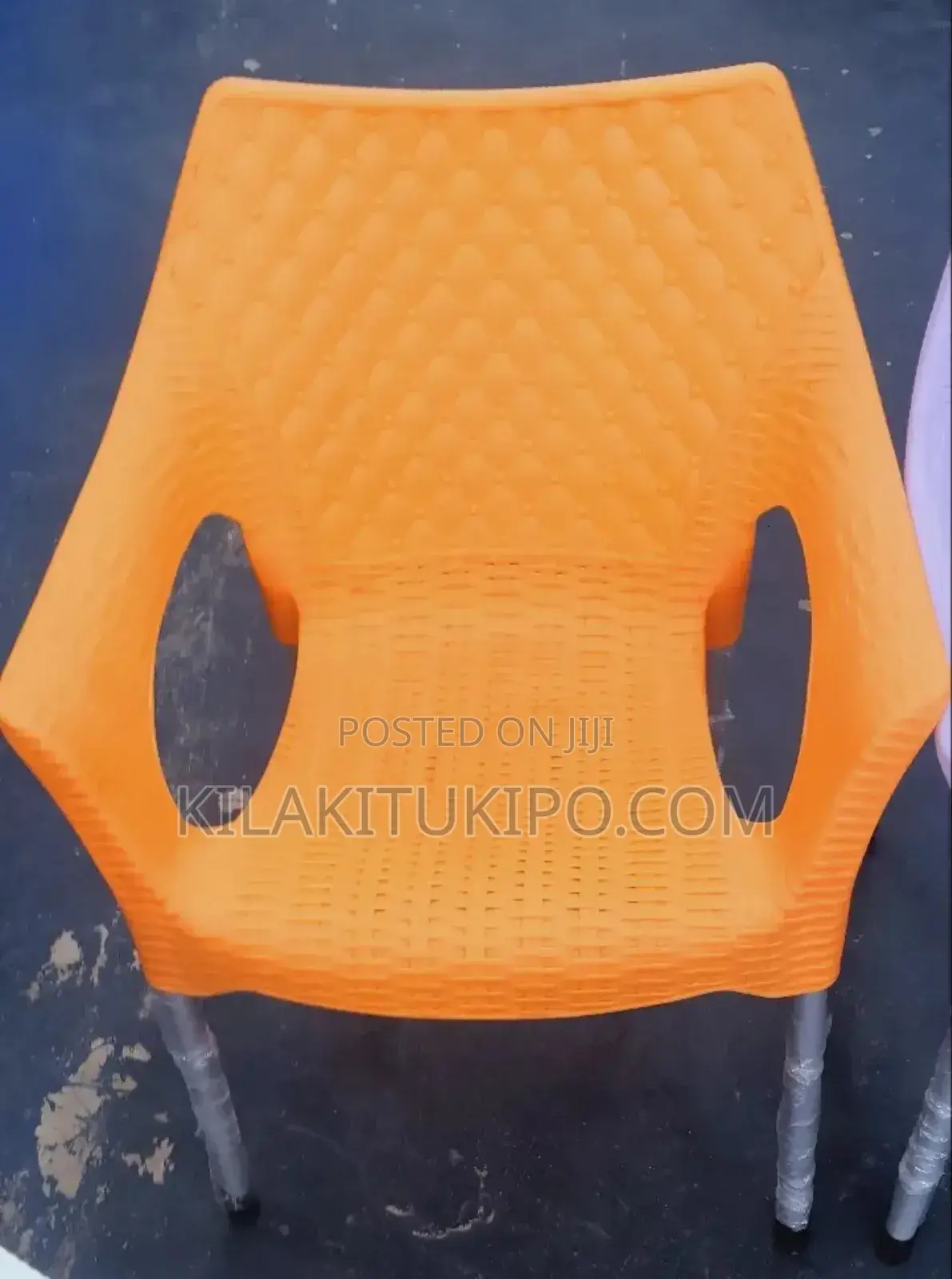 Strong Luxury Plastic Chair New 2025