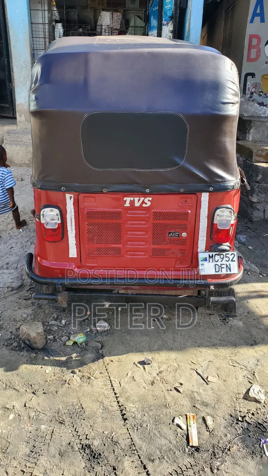 TVS Zeppelin 220 2022 Red