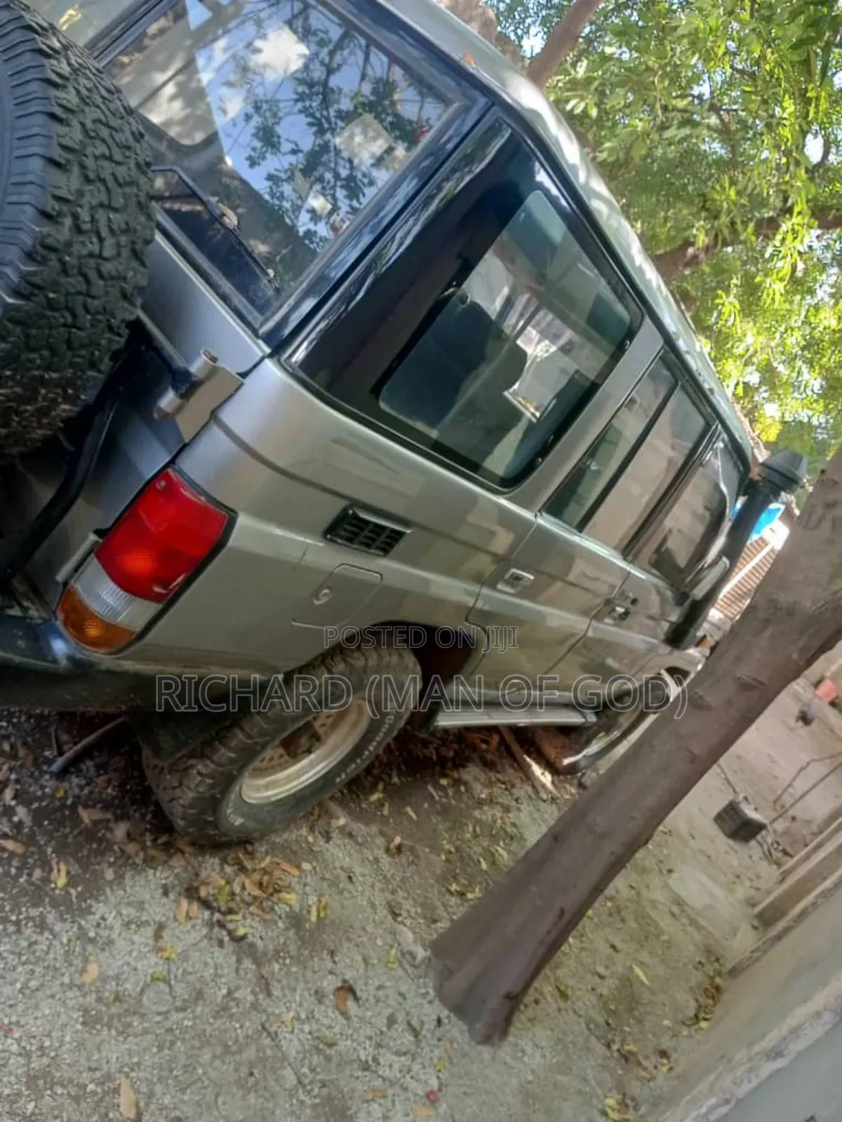 Toyota Land Cruiser 1999 Gray